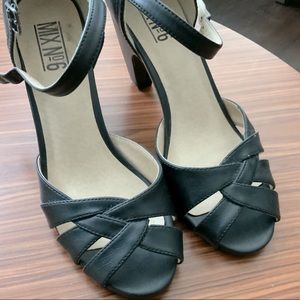Mix No. 6 Black Pumps